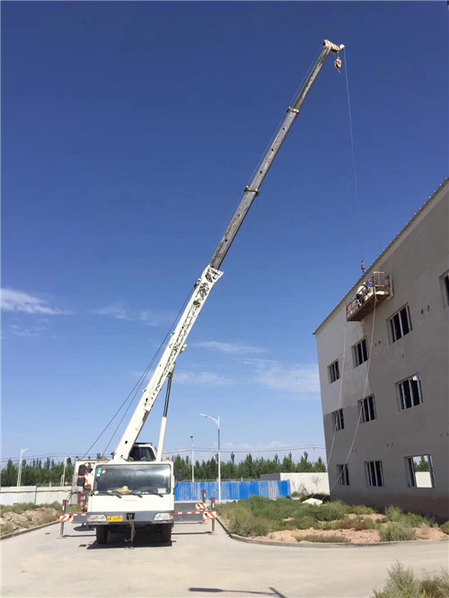 大英县“轻装强干”—— 吊车的 “轻量化臂架” 技术